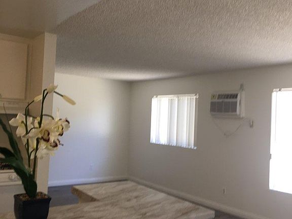 3rd image of 18569 Burbank Blvd APT 207