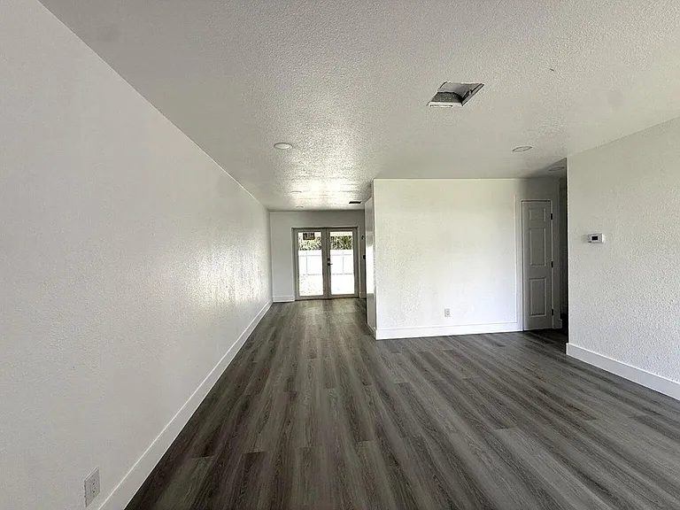 2785 Reo Ln #2 — Photo 2