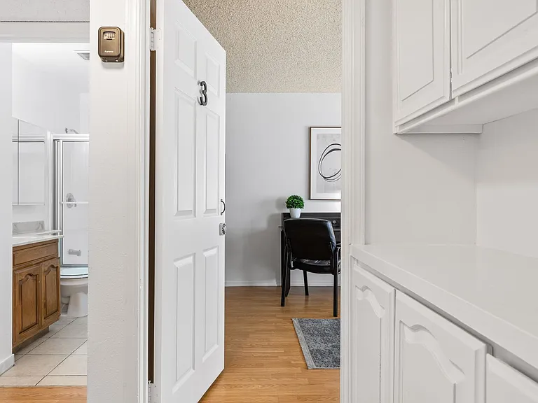 1823 Pelham Ave #3 — Photo 16