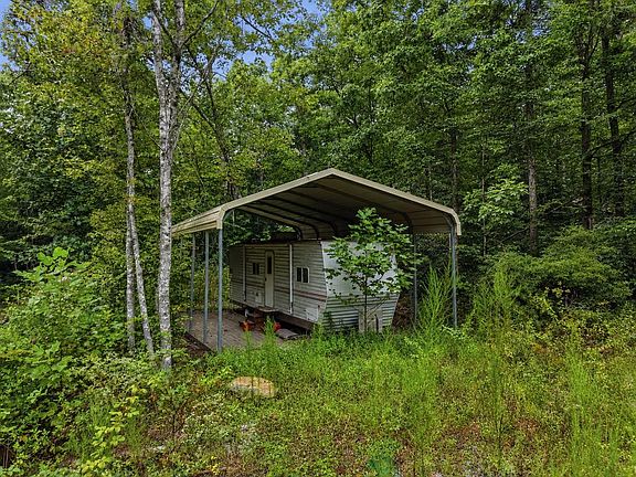 3rd image of 574 River Rd