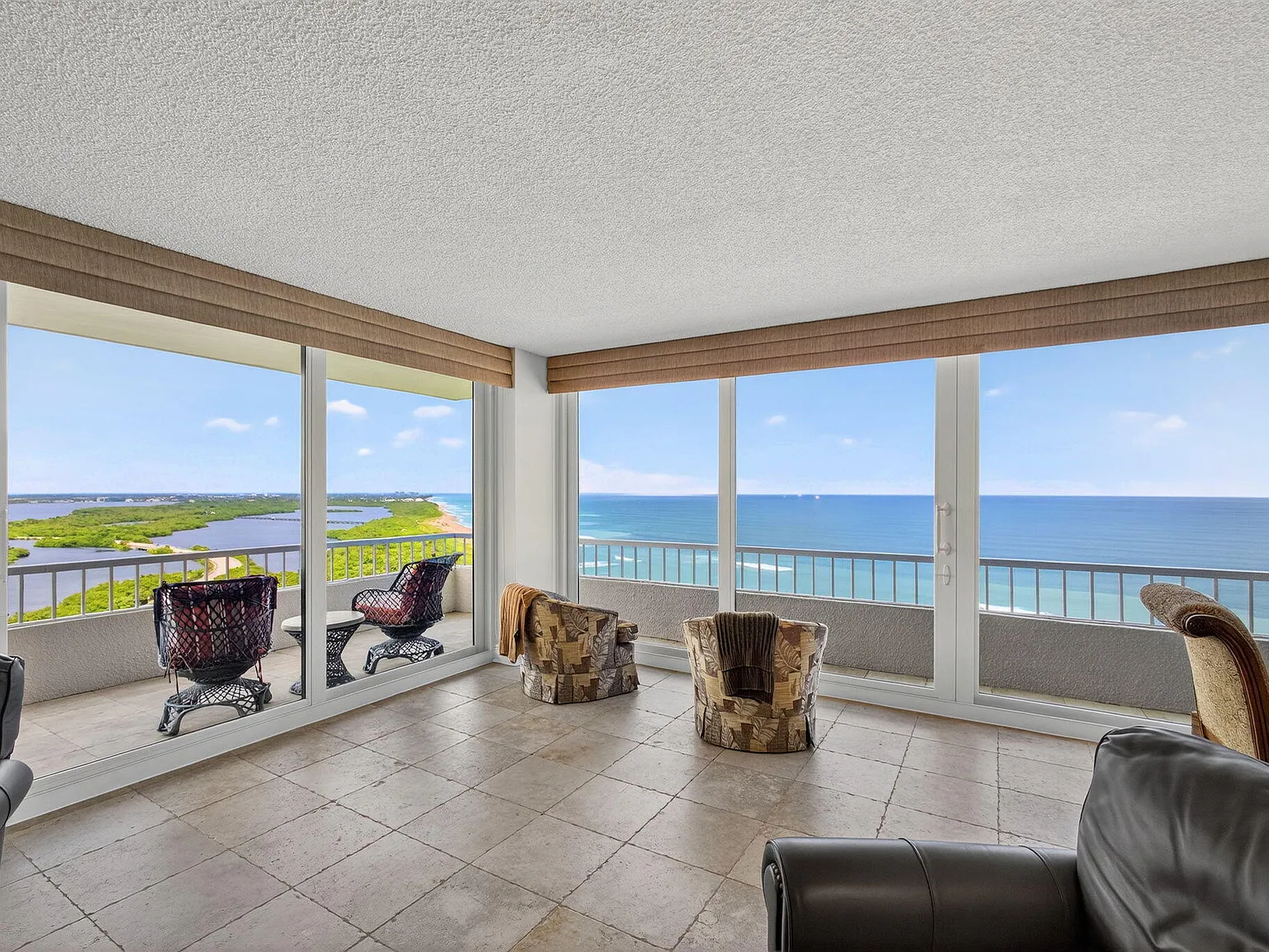 2 bed, 2.0 bath, 1580 sqft, $5,000 — Photo 2