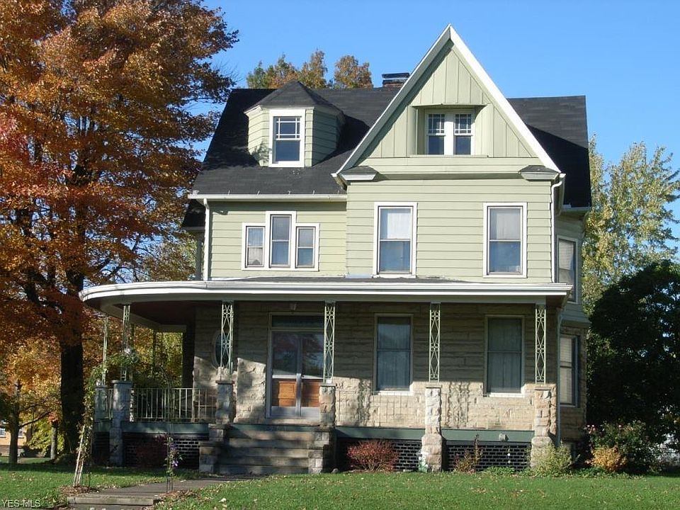 1st image of 1905 E 31st St