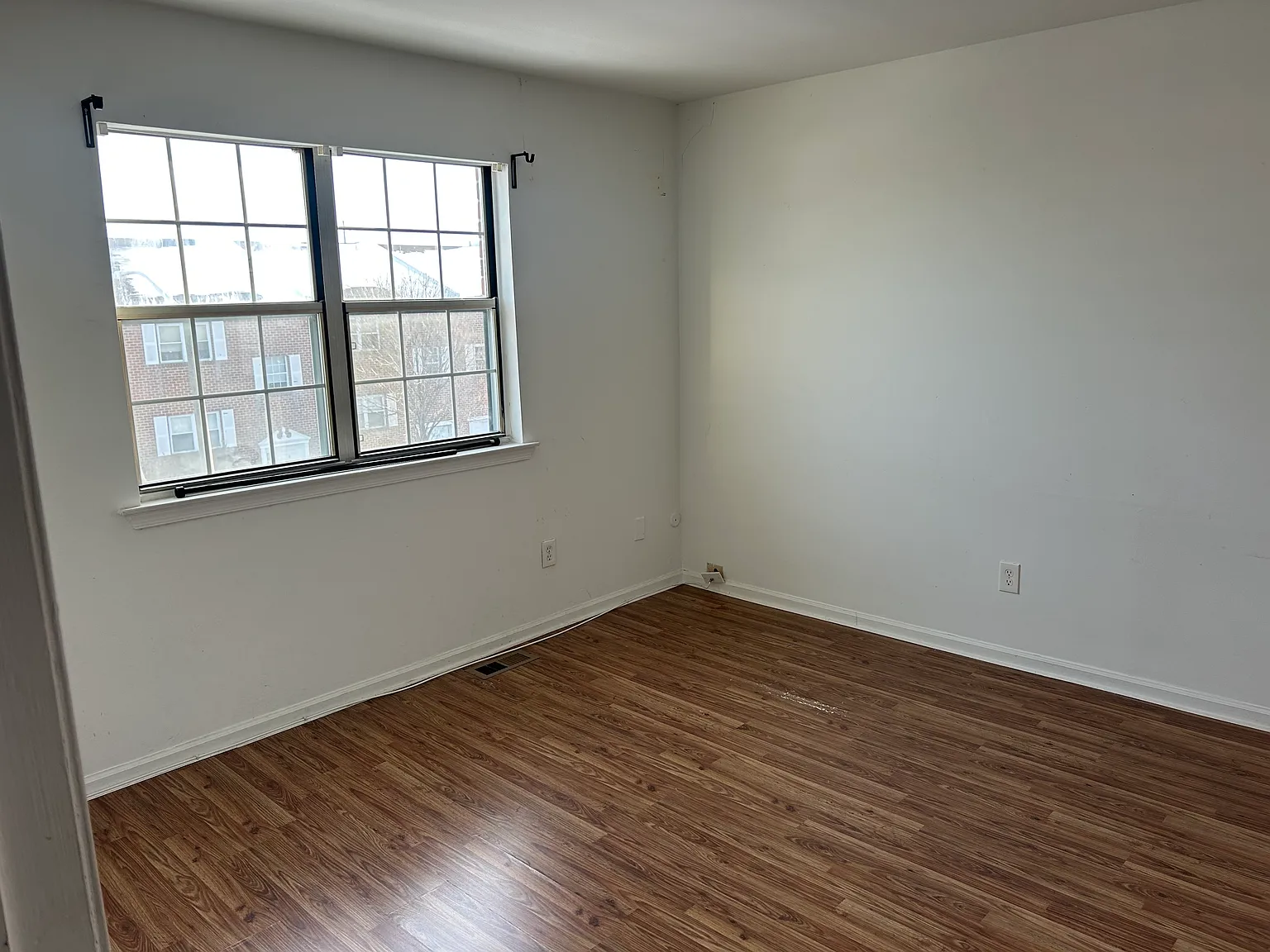 2 bed, 860 sqft, $1,200 — Photo 2