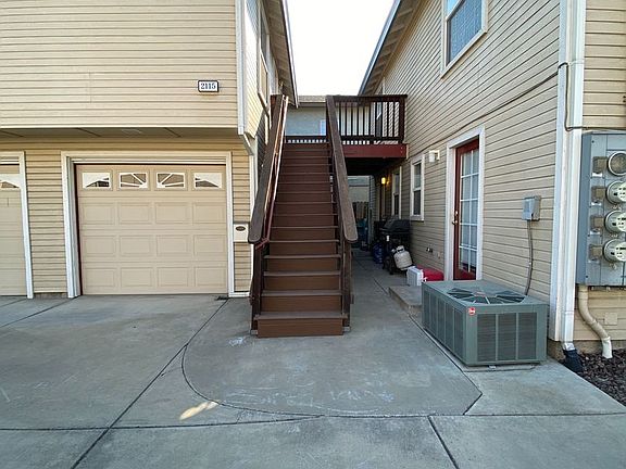 2nd image of 2111-2115 Perkins Way