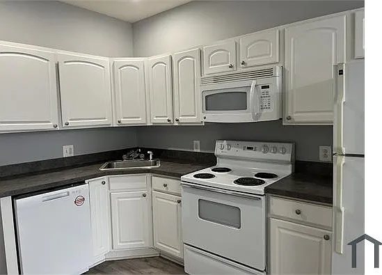 1323 N 15th St #2 — Photo 10