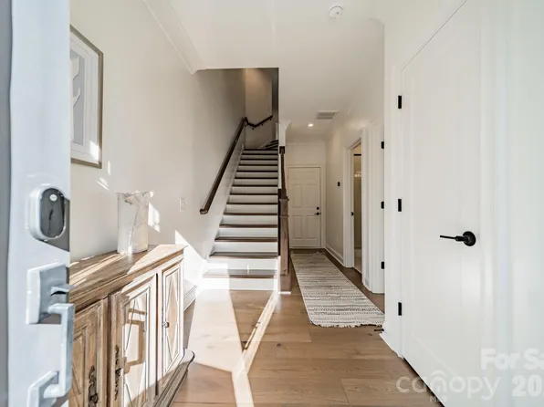 2560 Deacon Ave, Charlotte, NC 28204