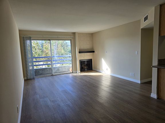 2nd image of 1617 Calle Vaquero #304