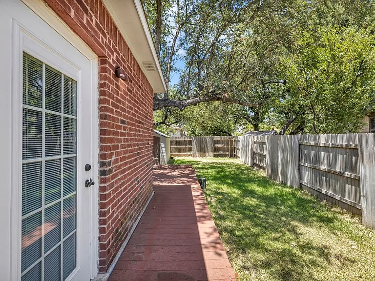 3748 Pine Needle Cir — Photo 27