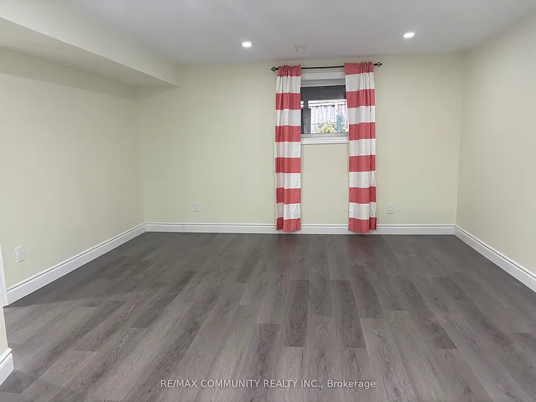 117 Millhouse Cres #LOWER — Photo 6
