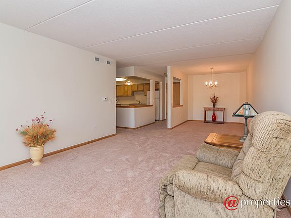 Living Room / Dining Room