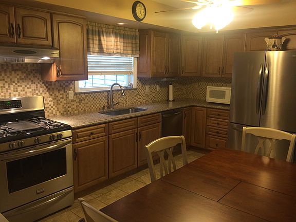 3rd image of 1405 Dieman Ln