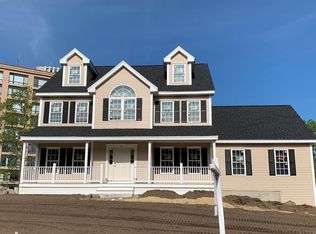 28 Fleming Ave, Andover, MA 01810