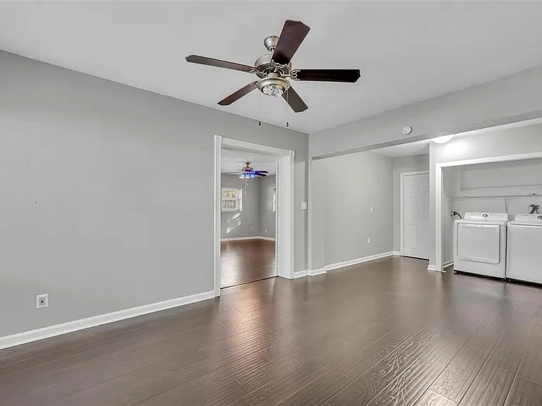 1811 Park Lake St — Photo 15