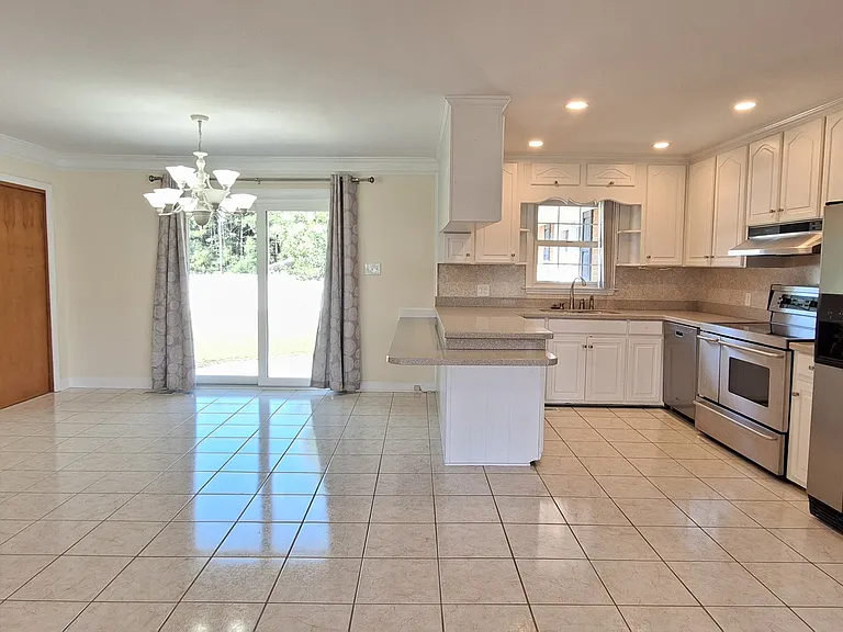 424 Lagrange Rd — Photo 6