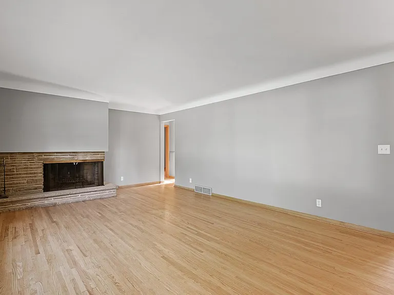 6339 Vincent Ave S — Photo 9