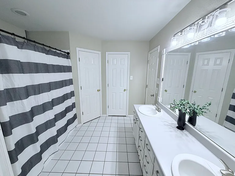 8716 Cornell Ave — Photo 3