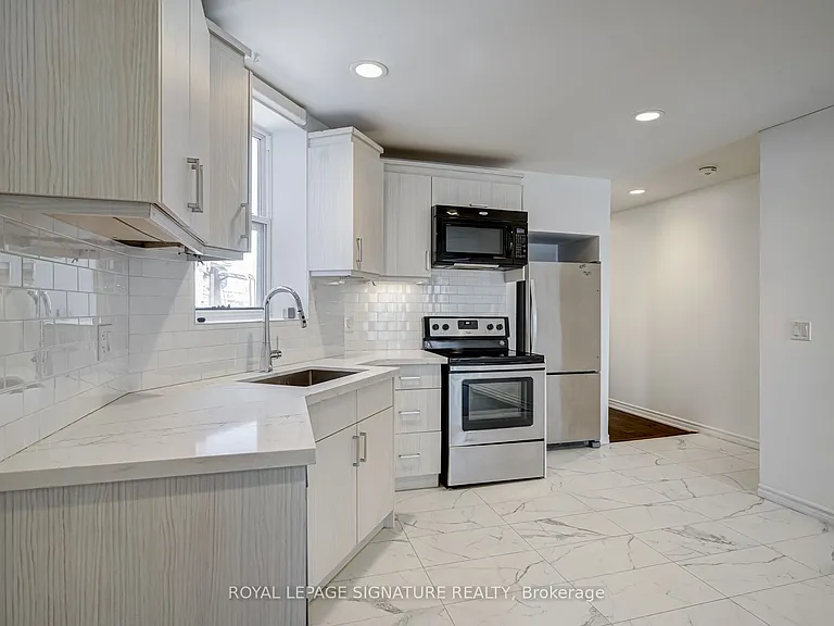 1116 College St #3 — Photo 4