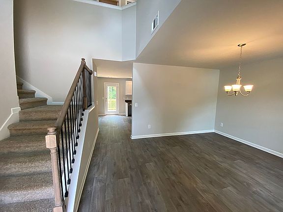 5th image of 376 Mountain Creek Dr #18