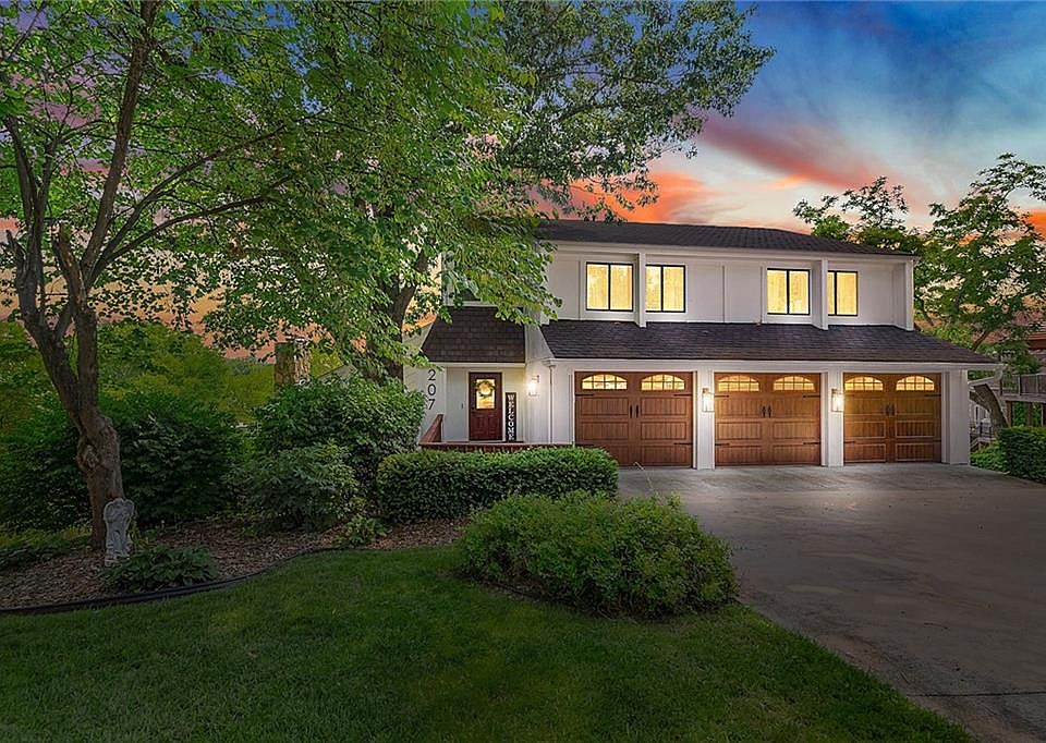 207 NW Juniper St, Lees Summit, MO 64064 | Zillow