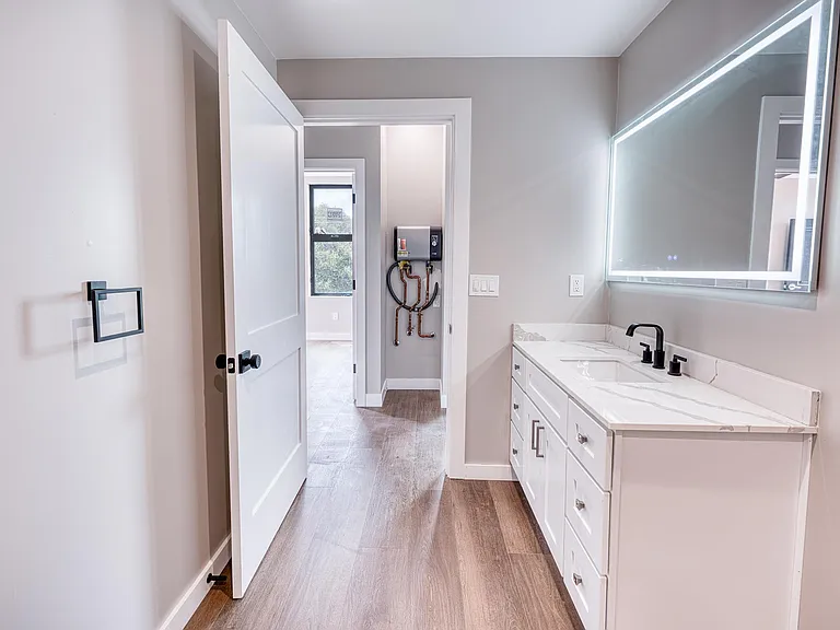 4202 Telegraph Ave #204 — Photo 12