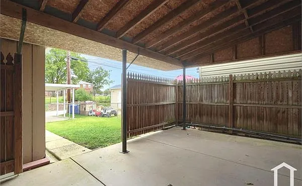 1718 Stokesley Rd — Photo 13