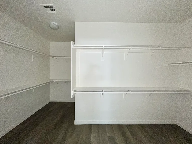 9493 Alma Ridge Ave — Photo 10