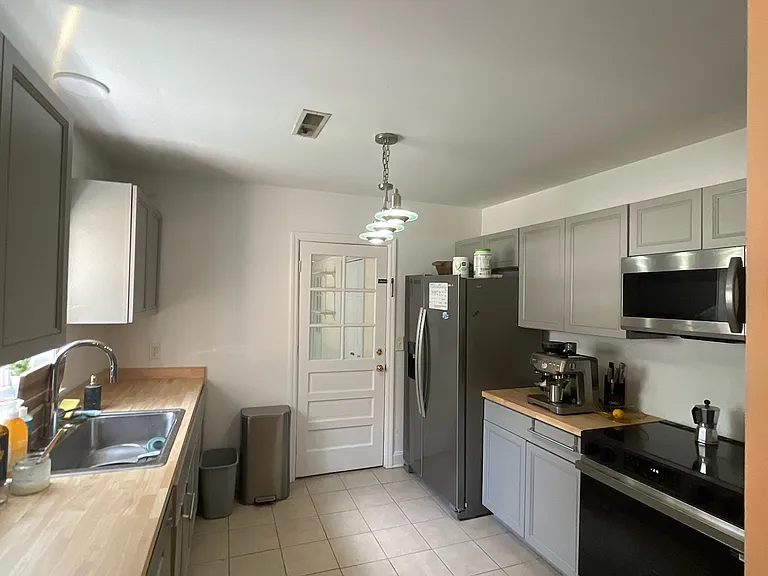 1202 Macqueen Ave #A — Photo 2