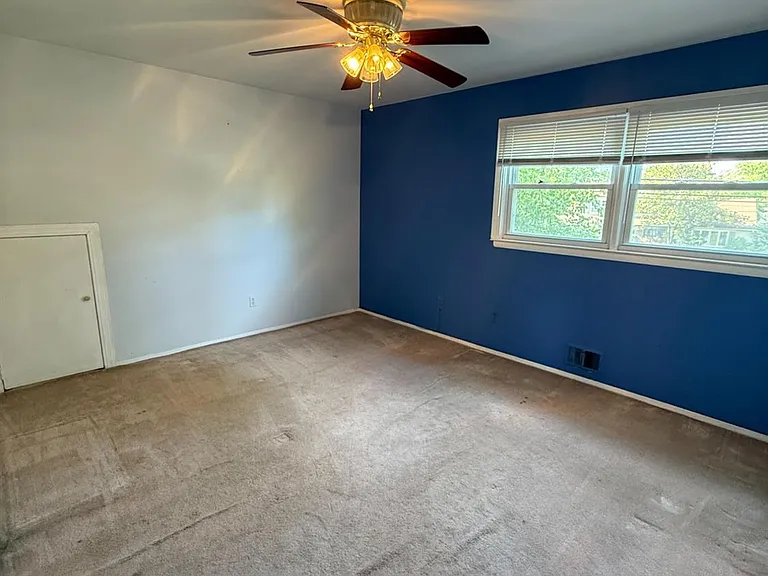 43 Jonathan Dr — Photo 22