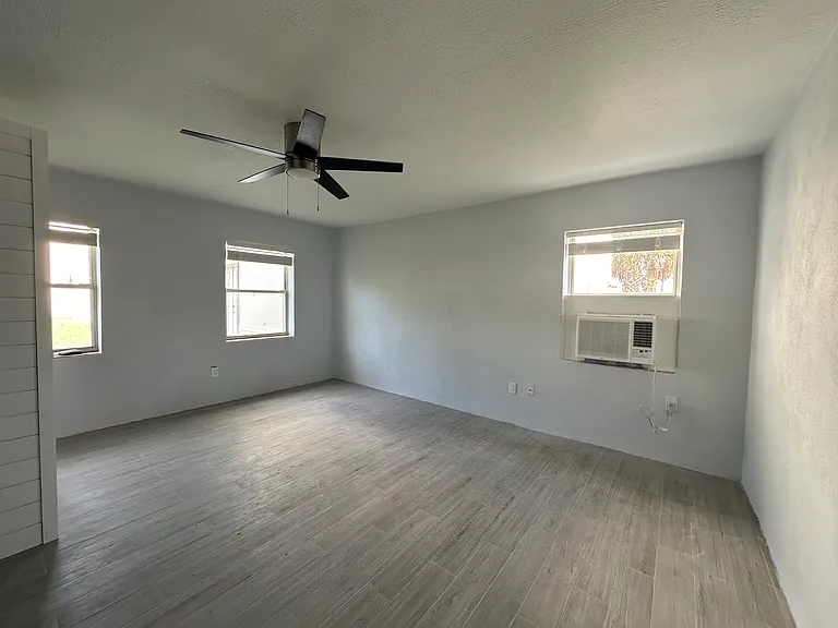 Ocean Reef Apartments — Photo 10