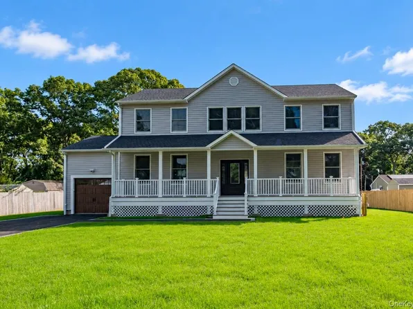 71 Stuyvesant Avenue, Mastic, NY 11950