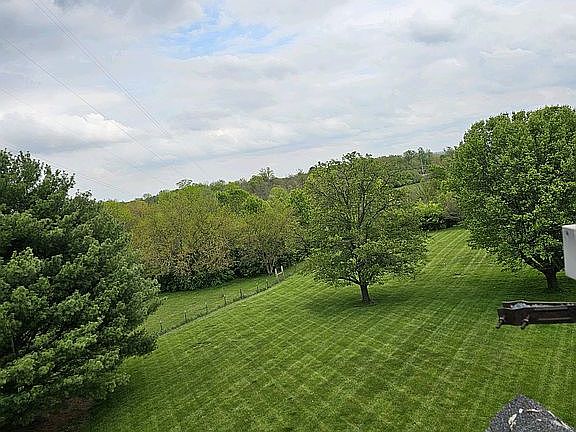 5th image of 8984 Bellefontaine Rd