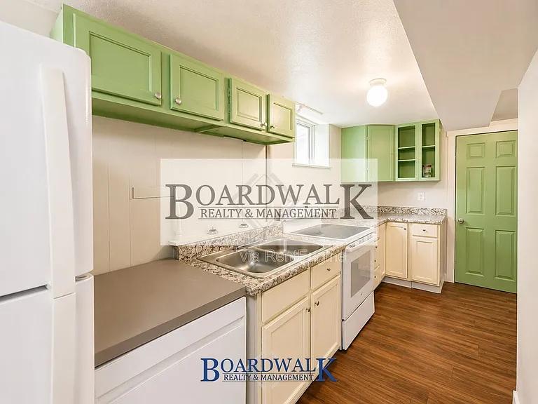 2725 S Lake St #2 — Photo 3