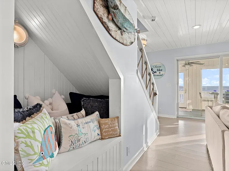 2149 Fairfield Beach Rd — Photo 18