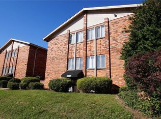 3537 Morganford Rd, Saint Louis, MO 63116