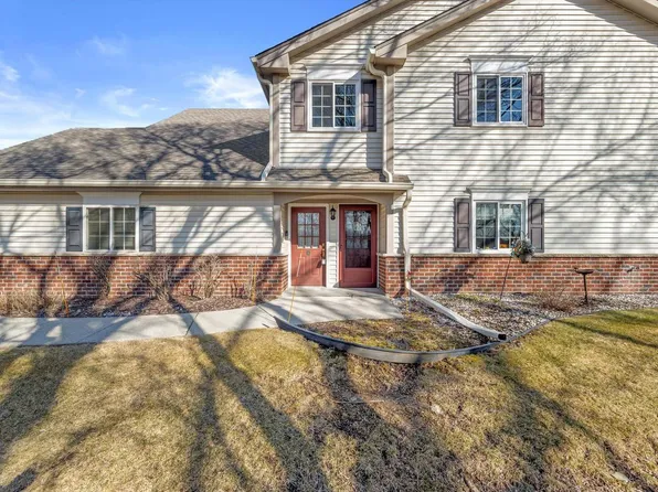 652 Pewaukee ROAD #H, Pewaukee, WI 53072
