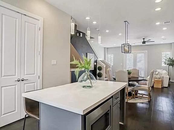 5th image of 211 Milby St