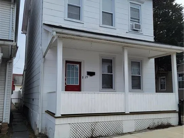 29 4th St, Slatington, PA 18080