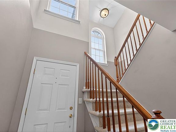 4th image of 204 Hampshire Dr