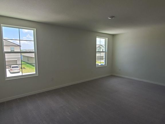 5th image of 947 7th Ave NW