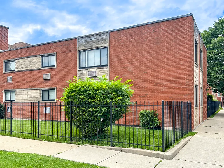 5701 W Washington Blvd #2F — Photo 4