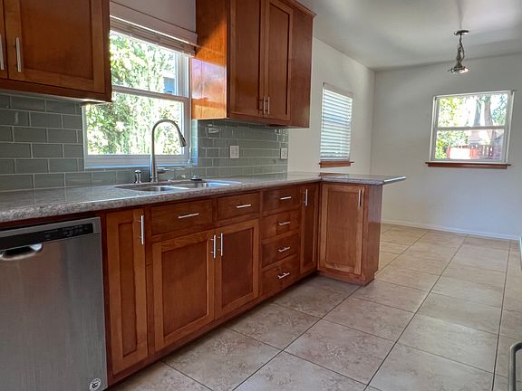 3rd image of 2803 Tola Ave