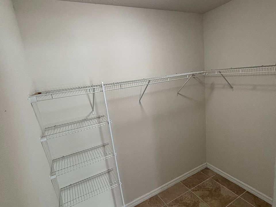 1st image of 470 Haines Trl