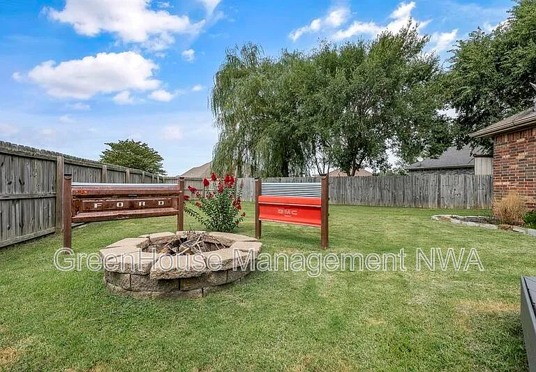 307 Blair Cir — Photo 23