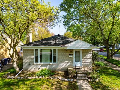 26704 Student, Redford, MI, 48239
