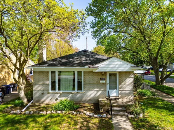 26704 Student, Redford, MI 48239