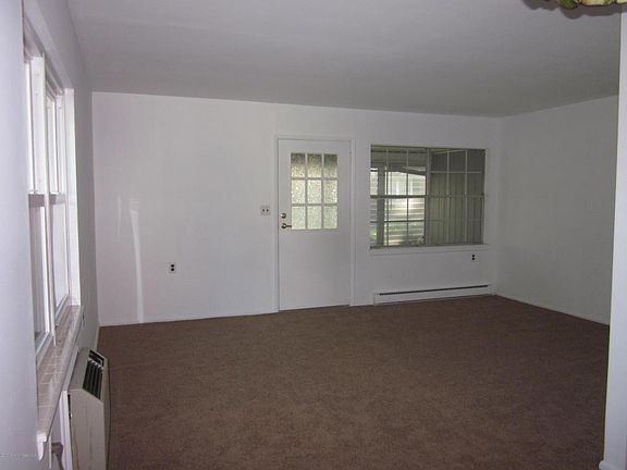 3rd image of 479F Dartmoor Ct