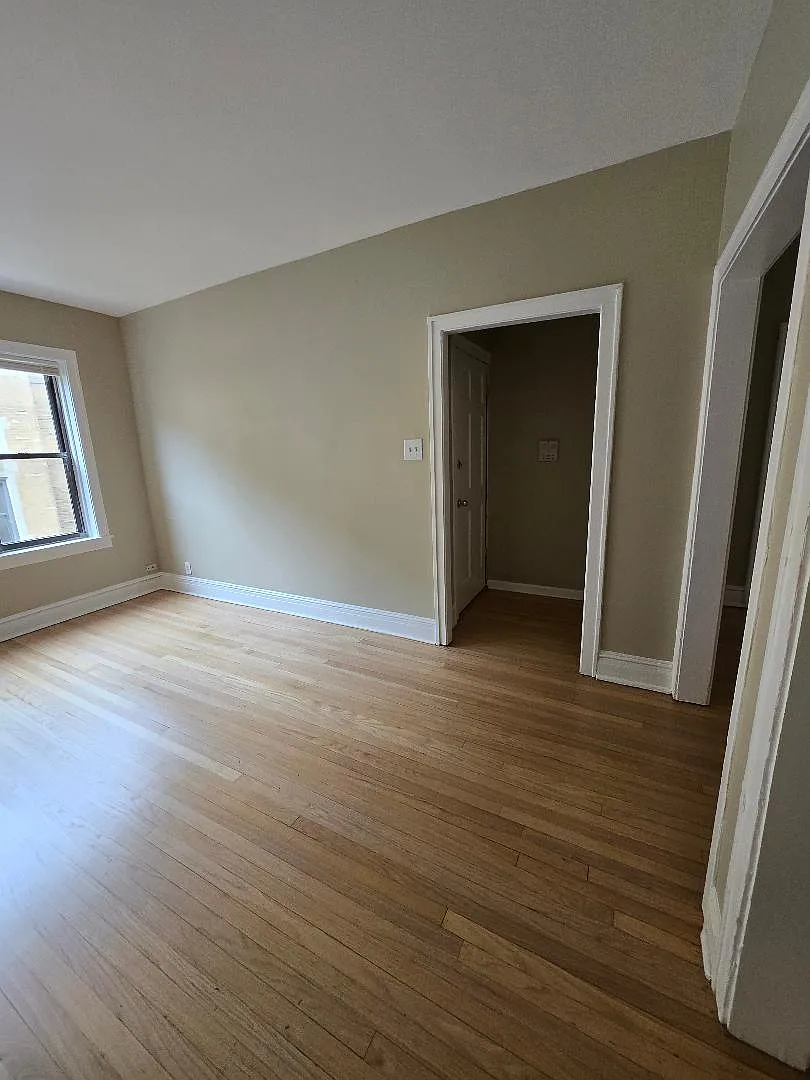 1 bed, 700 sqft, $1,400 — Photo 3