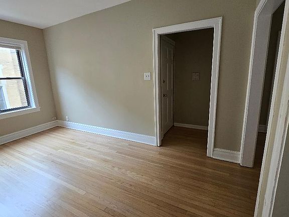 3rd image of 2049 W Jarvis Ave APT 5