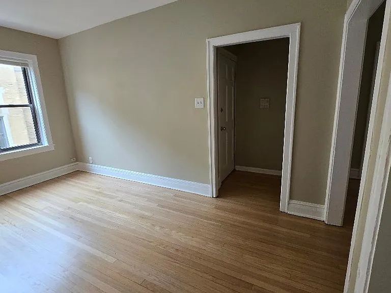 2049 W Jarvis Ave #5 — Photo 3