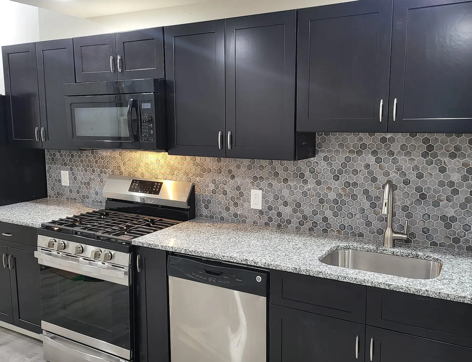 223 E Cambria St — Photo 3